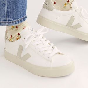 *BRAND NEW* worn once Vejas Campo Sneakers